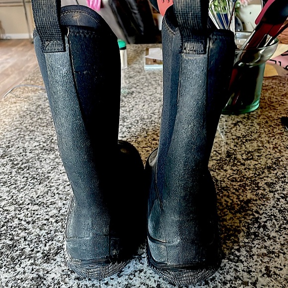 Like new muck brand all weather rain/snow boots - Picture 3 of 5